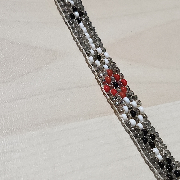 Vintage Native American Hand Beaded Bracelet Size 7" - Picture 10 of 11